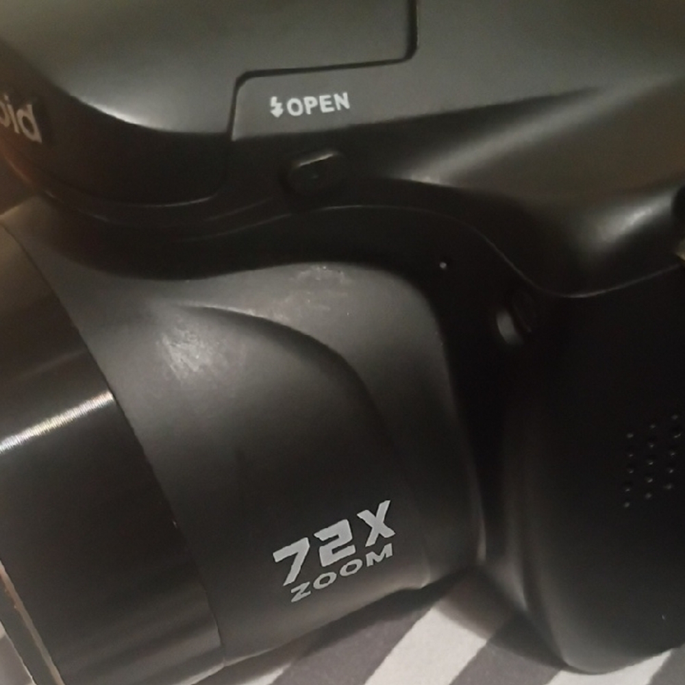 Polaroid Black Camera with Lens and Case - Picture 3 of 11
